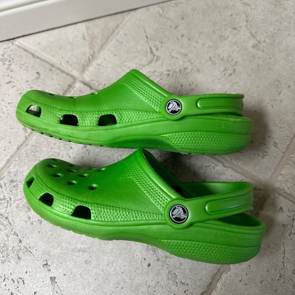 Bright Green Crocs - W Size 6 - 7 - Picture 2 of 6
